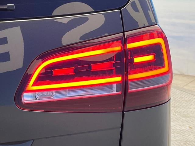 シャラン ＴＳＩ　ハイライン　ナビゲーションシステムＰＫＧ　アダプティブクルーズコントロール　ハーフレザーシート　前席シートヒーター　パワーバックドア　バックカメラ　ＨＩＤヘッドライト　ヘッドランプウォッシャー　ワンオーナー　禁煙（26枚目）