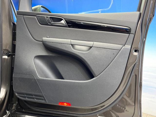 シャラン ＴＳＩ　ハイライン　ナビゲーションシステムＰＫＧ　アダプティブクルーズコントロール　ハーフレザーシート　前席シートヒーター　パワーバックドア　バックカメラ　ＨＩＤヘッドライト　ヘッドランプウォッシャー　ワンオーナー　禁煙（46枚目）