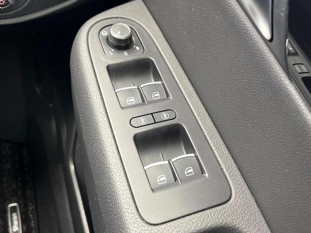 シャラン ＴＳＩ　ハイライン　ナビゲーションシステムＰＫＧ　アダプティブクルーズコントロール　ハーフレザーシート　前席シートヒーター　パワーバックドア　バックカメラ　ＨＩＤヘッドライト　ヘッドランプウォッシャー　ワンオーナー　禁煙（51枚目）