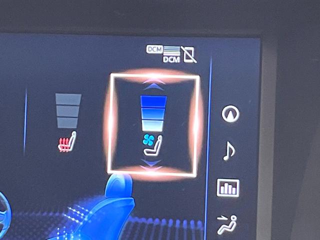 LC LC500 コンバーチブル レクサスセーフティシステムプラス マルチカラーヘッドアップディスプレイ マークレビンソンサウンド 純正OP21インチアルミ 黒革シート 前席シートヒーター・シートベンチレーション・パワーシート 禁煙車(5枚目)