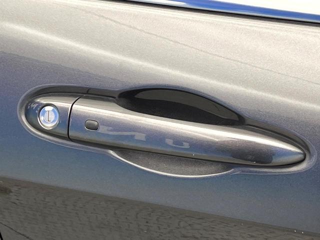 ジープ・チェロキー リミテッド　後期モデル　白革シート　アダプティブクルーズ　ＬＥＤ　前席シートヒーター　シートベンチレーション　電動リアゲート　純正１８インチアルミ　フルセグ　禁煙車（26枚目）