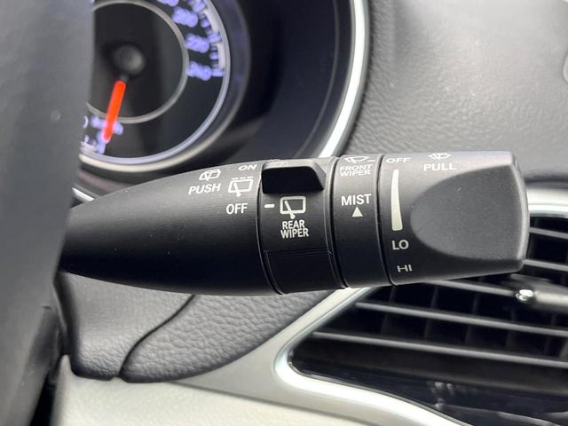 ジープ・チェロキー リミテッド　後期モデル　白革シート　アダプティブクルーズ　ＬＥＤ　前席シートヒーター　シートベンチレーション　電動リアゲート　純正１８インチアルミ　フルセグ　禁煙車（53枚目）