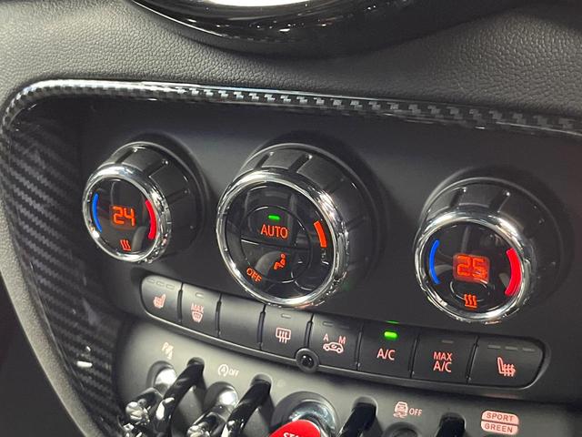 ＭＩＮＩ ジョンクーパーワークス　クラブマン　後期モデル　ジョンクーパーワークストリム　前席シートヒーター　アダプティブクルーズコントロール　レーンアシスト　オートライト　ＬＥＤヘッドランプ　前席シートヒーター　プライバシーガラス　ワンオーナー（8枚目）