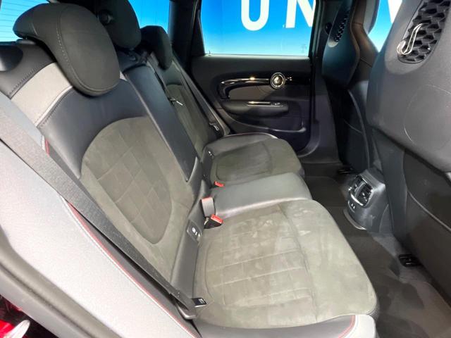 ＭＩＮＩ ジョンクーパーワークス　クラブマン　後期モデル　ジョンクーパーワークストリム　前席シートヒーター　アダプティブクルーズコントロール　レーンアシスト　オートライト　ＬＥＤヘッドランプ　前席シートヒーター　プライバシーガラス　ワンオーナー（10枚目）