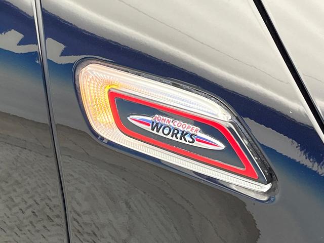 ＭＩＮＩ ジョンクーパーワークス　クラブマン　後期モデル　ジョンクーパーワークストリム　前席シートヒーター　アダプティブクルーズコントロール　レーンアシスト　オートライト　ＬＥＤヘッドランプ　前席シートヒーター　プライバシーガラス　ワンオーナー（30枚目）
