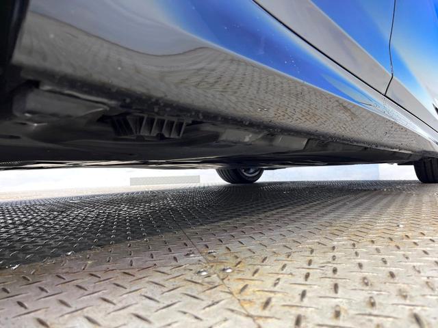 ５シリーズ ５３０ｉ　Ｍスポーツ　全周囲カメラ　革シート　全席シートヒーター　パワーバックドア　パドルシフト　ハイビームアシスト　アンビエントライト　純正１９インチＡＷ　Ｍスポーツサスペンション　ＣＤ／ＤＶＤ再生　地デジＴＶ　禁煙車（35枚目）