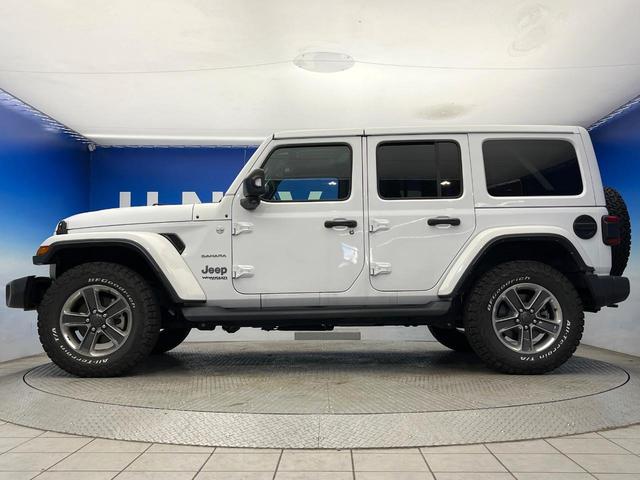 ジープ・ラングラーアンリミテッド サハラ　黒革シート　アダプティブクルーズ　ＬＥＤヘッドランプ　純正ナビ　バックカメラ　前席シートヒーター　ハンドルヒーター　デュアルオートエアコン　Ｂｌｕｅｔｏｏｔｈ再生　スマートキー　禁煙車　４ＷＤ（23枚目）