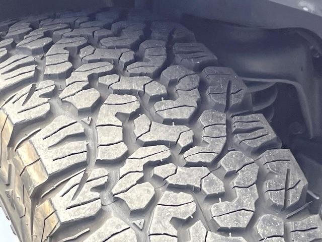 ジープ・ラングラーアンリミテッド サハラ　黒革シート　アダプティブクルーズ　ＬＥＤヘッドランプ　純正ナビ　バックカメラ　前席シートヒーター　ハンドルヒーター　デュアルオートエアコン　Ｂｌｕｅｔｏｏｔｈ再生　スマートキー　禁煙車　４ＷＤ（30枚目）