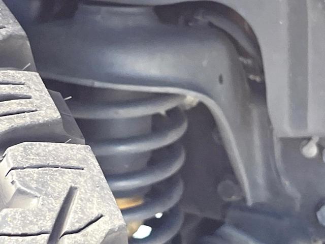 ジープ・ラングラーアンリミテッド サハラ　黒革シート　アダプティブクルーズ　ＬＥＤヘッドランプ　純正ナビ　バックカメラ　前席シートヒーター　ハンドルヒーター　デュアルオートエアコン　Ｂｌｕｅｔｏｏｔｈ再生　スマートキー　禁煙車　４ＷＤ（35枚目）