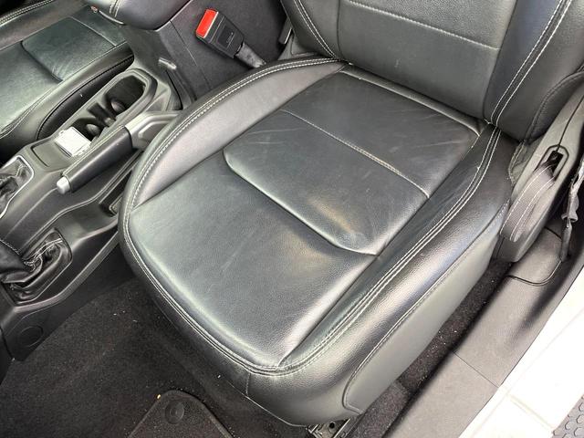 ジープ・ラングラーアンリミテッド サハラ　黒革シート　アダプティブクルーズ　ＬＥＤヘッドランプ　純正ナビ　バックカメラ　前席シートヒーター　ハンドルヒーター　デュアルオートエアコン　Ｂｌｕｅｔｏｏｔｈ再生　スマートキー　禁煙車　４ＷＤ（44枚目）