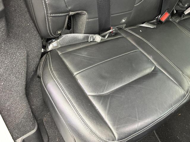 ジープ・ラングラーアンリミテッド サハラ　黒革シート　アダプティブクルーズ　ＬＥＤヘッドランプ　純正ナビ　バックカメラ　前席シートヒーター　ハンドルヒーター　デュアルオートエアコン　Ｂｌｕｅｔｏｏｔｈ再生　スマートキー　禁煙車　４ＷＤ（45枚目）