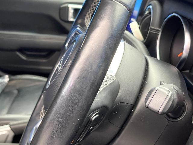 ジープ・ラングラーアンリミテッド サハラ　黒革シート　アダプティブクルーズ　ＬＥＤヘッドランプ　純正ナビ　バックカメラ　前席シートヒーター　ハンドルヒーター　デュアルオートエアコン　Ｂｌｕｅｔｏｏｔｈ再生　スマートキー　禁煙車　４ＷＤ（48枚目）