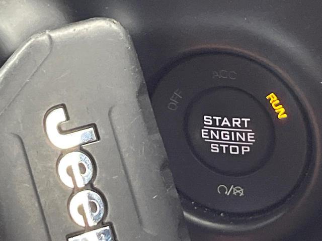 ジープ・ラングラーアンリミテッド サハラ　黒革シート　アダプティブクルーズ　ＬＥＤヘッドランプ　純正ナビ　バックカメラ　前席シートヒーター　ハンドルヒーター　デュアルオートエアコン　Ｂｌｕｅｔｏｏｔｈ再生　スマートキー　禁煙車　４ＷＤ（53枚目）