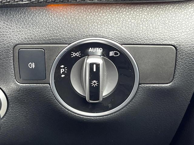 Ｂクラス Ｂ１８０　スポーツ　レーダーセーフティパッケージ　ベーシックパッケージプラス　レーダークルーズコントロール　パークトロニック　アクティブパーキングアシスト　前席シートヒーター　キーレスゴー　バックカメラ　ＬＥＤ　禁煙車（50枚目）