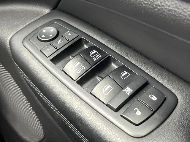 ジープ・グランドチェロキー ラレード クルーズコントロール 前席パワーシート HIDヘッドランプ 純正18インチアルミ バックカメラ オートライト 4WD ダウンヒルアシスト Bluetooth再生 禁煙車(49枚目)