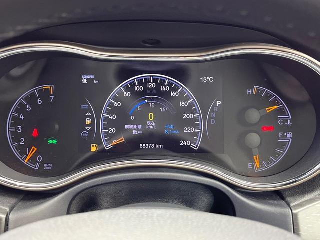 ジープ・グランドチェロキー ラレード クルーズコントロール 前席パワーシート HIDヘッドランプ 純正18インチアルミ バックカメラ オートライト 4WD ダウンヒルアシスト Bluetooth再生 禁煙車(50枚目)