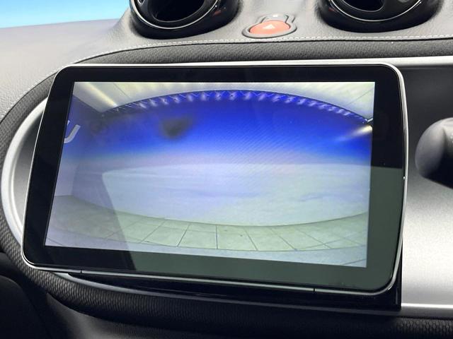 スマートフォーフォー ＢＲＡＢＵＳ　エクスクルーシブ　パノラミックルーフ　黒革シート　ＳＤナビ　バックカメラ　クルーズコントロール　オートエアコン　オートライト　純正１８インチＡＷ　地デジＴＶ　Ｂｌｕｅｔｏｏｔｈ　キーレスエントリー　禁煙車（5枚目）