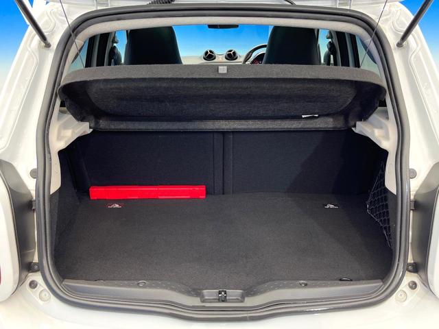 スマートフォーフォー ＢＲＡＢＵＳ　エクスクルーシブ　パノラミックルーフ　黒革シート　ＳＤナビ　バックカメラ　クルーズコントロール　オートエアコン　オートライト　純正１８インチＡＷ　地デジＴＶ　Ｂｌｕｅｔｏｏｔｈ　キーレスエントリー　禁煙車（13枚目）