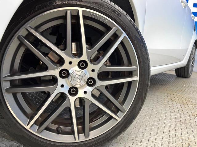 スマートフォーフォー ＢＲＡＢＵＳ　エクスクルーシブ　パノラミックルーフ　黒革シート　ＳＤナビ　バックカメラ　クルーズコントロール　オートエアコン　オートライト　純正１８インチＡＷ　地デジＴＶ　Ｂｌｕｅｔｏｏｔｈ　キーレスエントリー　禁煙車（15枚目）