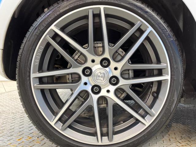 スマートフォーフォー ＢＲＡＢＵＳ　エクスクルーシブ　パノラミックルーフ　黒革シート　ＳＤナビ　バックカメラ　クルーズコントロール　オートエアコン　オートライト　純正１８インチＡＷ　地デジＴＶ　Ｂｌｕｅｔｏｏｔｈ　キーレスエントリー　禁煙車（24枚目）