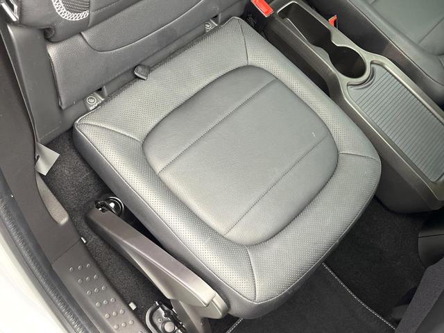 スマートフォーフォー ＢＲＡＢＵＳ　エクスクルーシブ　パノラミックルーフ　黒革シート　ＳＤナビ　バックカメラ　クルーズコントロール　オートエアコン　オートライト　純正１８インチＡＷ　地デジＴＶ　Ｂｌｕｅｔｏｏｔｈ　キーレスエントリー　禁煙車（44枚目）