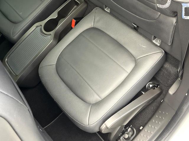 スマートフォーフォー ＢＲＡＢＵＳ　エクスクルーシブ　パノラミックルーフ　黒革シート　ＳＤナビ　バックカメラ　クルーズコントロール　オートエアコン　オートライト　純正１８インチＡＷ　地デジＴＶ　Ｂｌｕｅｔｏｏｔｈ　キーレスエントリー　禁煙車（45枚目）