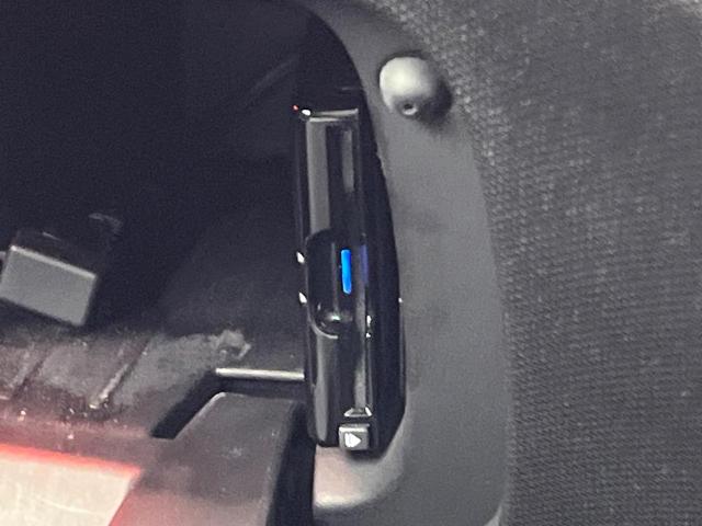 スマートフォーフォー ＢＲＡＢＵＳ　エクスクルーシブ　パノラミックルーフ　黒革シート　ＳＤナビ　バックカメラ　クルーズコントロール　オートエアコン　オートライト　純正１８インチＡＷ　地デジＴＶ　Ｂｌｕｅｔｏｏｔｈ　キーレスエントリー　禁煙車（58枚目）