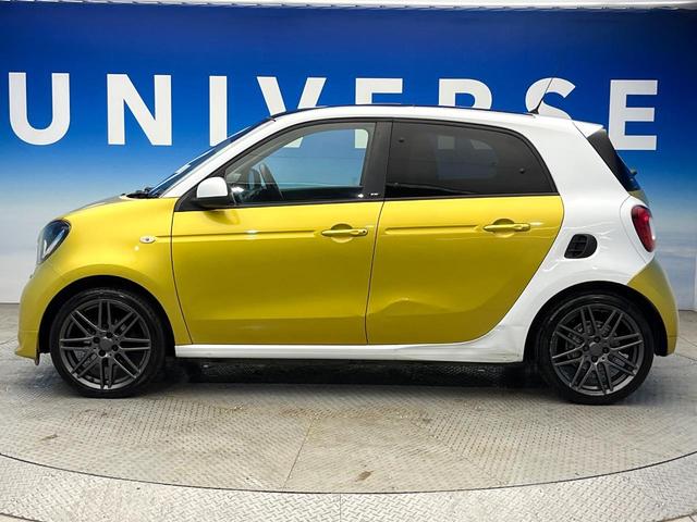 スマートフォーフォー ＢＲＡＢＵＳ　スポーツ　ガラスルーフ　革シート　バックカメラ　メモリーナビ　クルーズコントロール　レーンアシスト　アンビエントライト　前席シートヒーター　純正１７インチＡＷ　オートエアコン　地デジＴＶ　キーレス　禁煙車（19枚目）