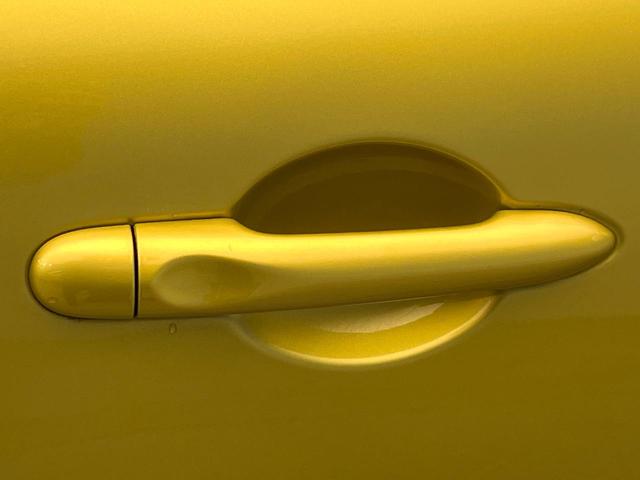 スマートフォーフォー ＢＲＡＢＵＳ　スポーツ　ガラスルーフ　革シート　バックカメラ　メモリーナビ　クルーズコントロール　レーンアシスト　アンビエントライト　前席シートヒーター　純正１７インチＡＷ　オートエアコン　地デジＴＶ　キーレス　禁煙車（26枚目）