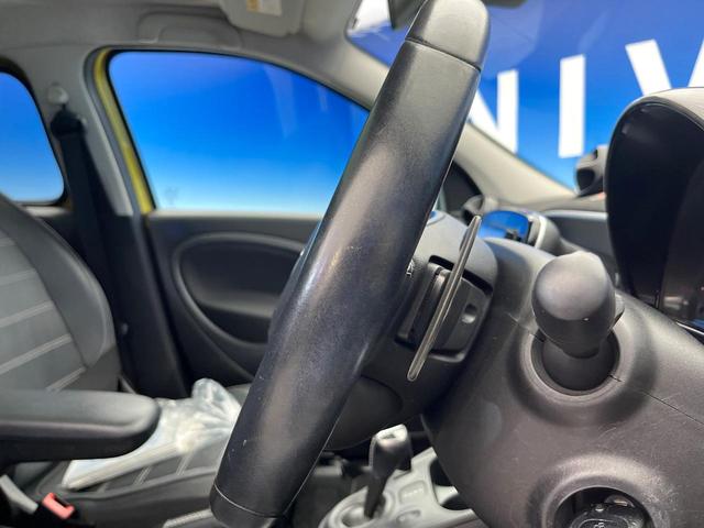 スマートフォーフォー ＢＲＡＢＵＳ　スポーツ　ガラスルーフ　革シート　バックカメラ　メモリーナビ　クルーズコントロール　レーンアシスト　アンビエントライト　前席シートヒーター　純正１７インチＡＷ　オートエアコン　地デジＴＶ　キーレス　禁煙車（60枚目）