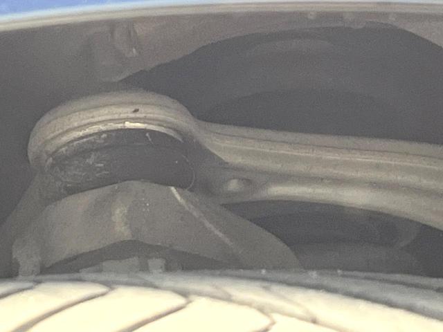 Eクラス E200 アバンギャルド レザーPKG 全周囲カメラ 電動リアゲート オートマチックハイビーム パーキングパイロット 全席シートヒーター メモリー付パワーシート ブルメスターサウンド 地デジTV 純正ナビ スマートキー 禁煙車(26枚目)