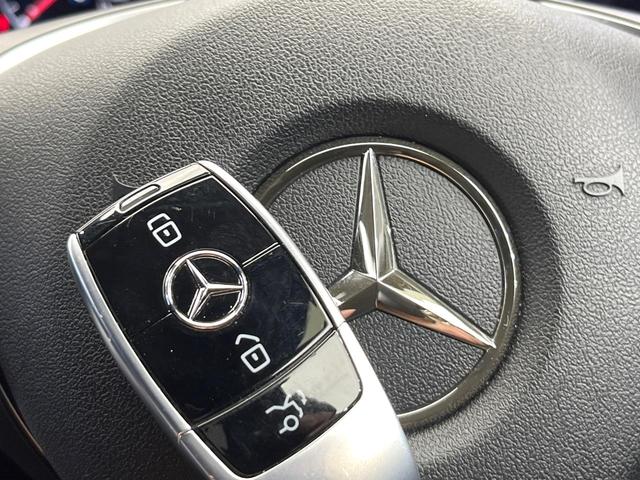 Eクラス E200 アバンギャルド レザーPKG 全周囲カメラ 電動リアゲート オートマチックハイビーム パーキングパイロット 全席シートヒーター メモリー付パワーシート ブルメスターサウンド 地デジTV 純正ナビ スマートキー 禁煙車(61枚目)