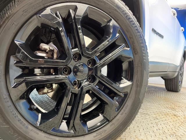 ジープ・コンパス ナイトイーグル　後期モデル　特別仕様車　アダプティブクルーズコントロール　オートブレーキホールド　ハーフレザーシート　オートハイビーム　雨量検知機能ワイパー　純正ナビ　バックカメラ　ワイヤレスチャージング　地デジＴＶ（15枚目）