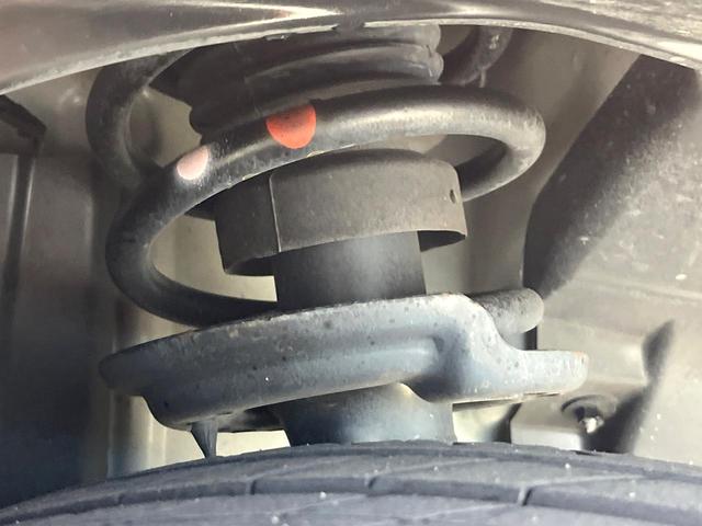 ジープ・コンパス ナイトイーグル　後期モデル　特別仕様車　アダプティブクルーズコントロール　オートブレーキホールド　ハーフレザーシート　オートハイビーム　雨量検知機能ワイパー　純正ナビ　バックカメラ　ワイヤレスチャージング　地デジＴＶ（26枚目）