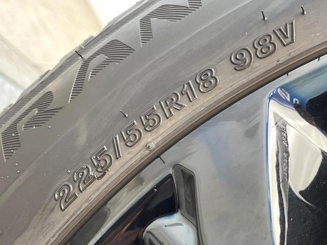 ジープ・コンパス ナイトイーグル　後期モデル　特別仕様車　アダプティブクルーズコントロール　オートブレーキホールド　ハーフレザーシート　オートハイビーム　雨量検知機能ワイパー　純正ナビ　バックカメラ　ワイヤレスチャージング　地デジＴＶ（28枚目）