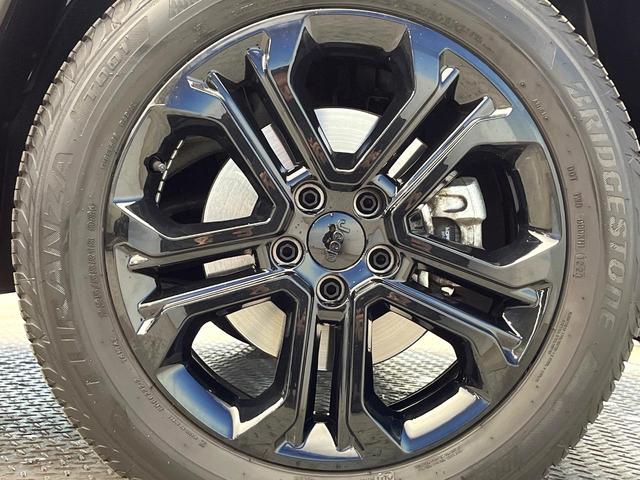 ジープ・コンパス ナイトイーグル　後期モデル　特別仕様車　アダプティブクルーズコントロール　オートブレーキホールド　ハーフレザーシート　オートハイビーム　雨量検知機能ワイパー　純正ナビ　バックカメラ　ワイヤレスチャージング　地デジＴＶ（37枚目）