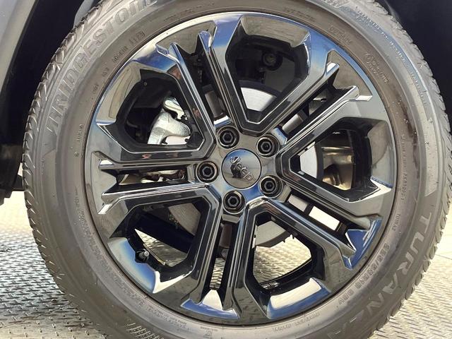 ジープ・コンパス ナイトイーグル　後期モデル　特別仕様車　アダプティブクルーズコントロール　オートブレーキホールド　ハーフレザーシート　オートハイビーム　雨量検知機能ワイパー　純正ナビ　バックカメラ　ワイヤレスチャージング　地デジＴＶ（38枚目）