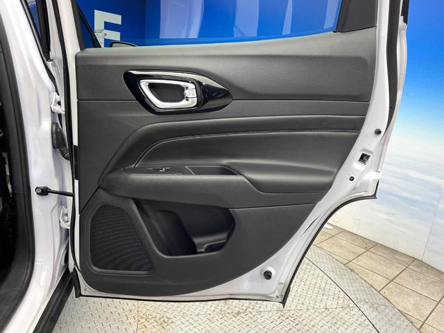ジープ・コンパス ナイトイーグル　後期モデル　特別仕様車　アダプティブクルーズコントロール　オートブレーキホールド　ハーフレザーシート　オートハイビーム　雨量検知機能ワイパー　純正ナビ　バックカメラ　ワイヤレスチャージング　地デジＴＶ（43枚目）
