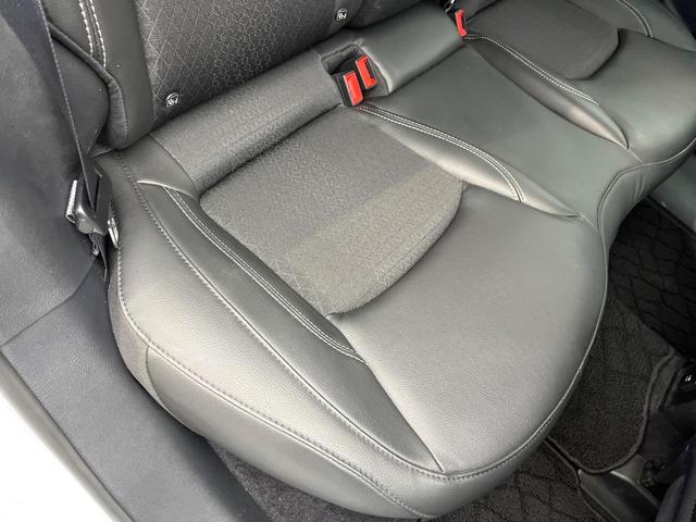 ジープ・コンパス ナイトイーグル　後期モデル　特別仕様車　アダプティブクルーズコントロール　オートブレーキホールド　ハーフレザーシート　オートハイビーム　雨量検知機能ワイパー　純正ナビ　バックカメラ　ワイヤレスチャージング　地デジＴＶ（46枚目）