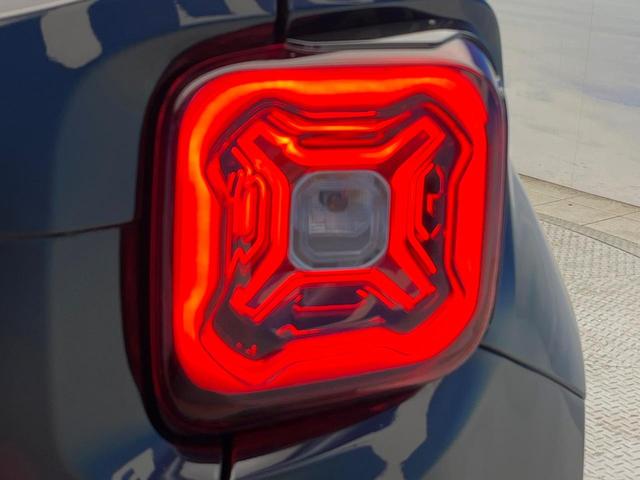 ジープ・レネゲード リミテッド　Ａｐｐｌｅ　Ｃａｒ　Ｐｌａｙ　ステアリングヒーター　黒革シート　前席パワーシート　前席シートヒーター　４ＷＡＹランパーサポート　アダプティブクルーズコントロール　ＬＥＤヘッドランプ　スマートキー　禁煙（37枚目）