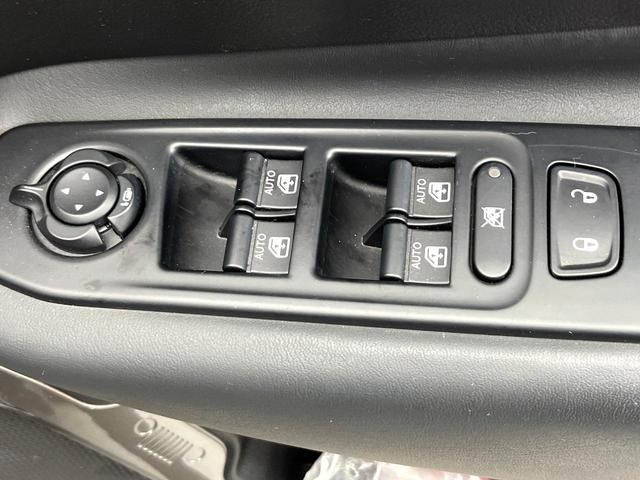 ジープ・レネゲード リミテッド　Ａｐｐｌｅ　Ｃａｒ　Ｐｌａｙ　ステアリングヒーター　黒革シート　前席パワーシート　前席シートヒーター　４ＷＡＹランパーサポート　アダプティブクルーズコントロール　ＬＥＤヘッドランプ　スマートキー　禁煙（49枚目）