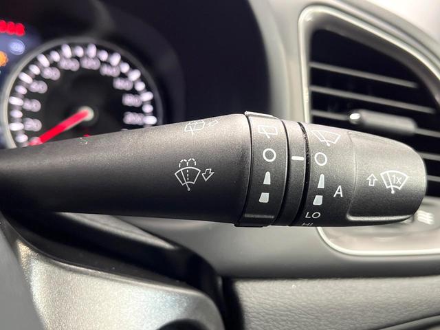 ジープ・レネゲード リミテッド　Ａｐｐｌｅ　Ｃａｒ　Ｐｌａｙ　ステアリングヒーター　黒革シート　前席パワーシート　前席シートヒーター　４ＷＡＹランパーサポート　アダプティブクルーズコントロール　ＬＥＤヘッドランプ　スマートキー　禁煙（53枚目）