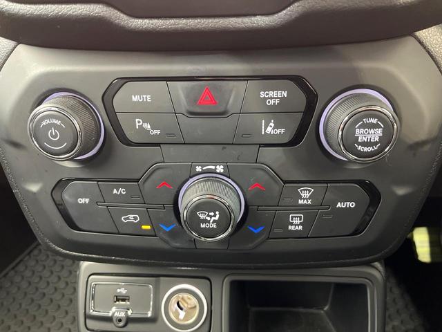 ジープ・レネゲード リミテッド　Ａｐｐｌｅ　Ｃａｒ　Ｐｌａｙ　ステアリングヒーター　黒革シート　前席パワーシート　前席シートヒーター　４ＷＡＹランパーサポート　アダプティブクルーズコントロール　ＬＥＤヘッドランプ　スマートキー　禁煙（61枚目）