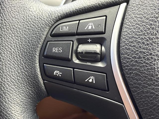 3シリーズ 320iラグジュアリー 革シートセット 前席シートヒーター レーンチェンジウォーニング ストレージパッケージ アクティブクルーズコントロール 前席パワーシート バックカメラ コンフォートアクセス 禁煙車 ワンオーナー(4枚目)