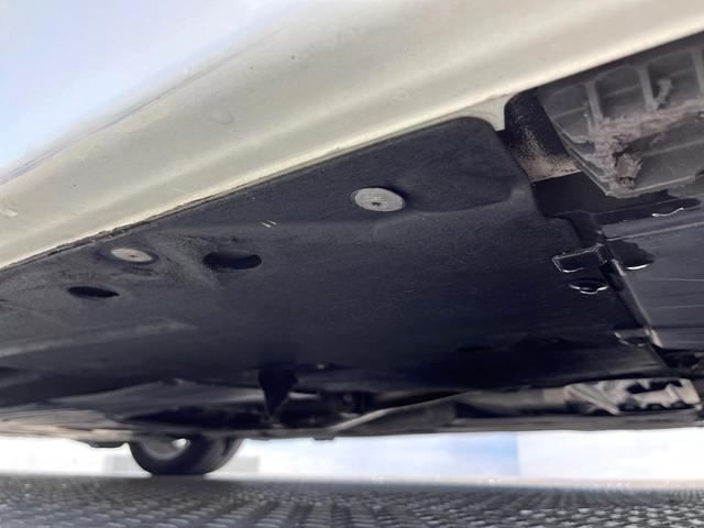 3シリーズ 320iラグジュアリー 革シートセット 前席シートヒーター レーンチェンジウォーニング ストレージパッケージ アクティブクルーズコントロール 前席パワーシート バックカメラ コンフォートアクセス 禁煙車 ワンオーナー(23枚目)