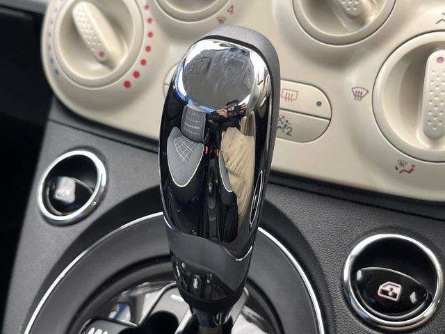 500 1.2 ポップ 後期モデル ワンオーナー 禁煙車 キーレスエントリー エアコン USBポート ETC車載器 Bluetooth接続 アイボリー革巻きステアリングホイール ファブリックシート(11枚目)