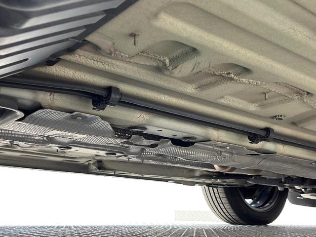 MINI クーパーSD クロスオーバー 後期モデル HIDヘッドライト HIDフロントフォグランプ オートライト バックカメラ Bluetooth接続 オートエアコン 純正17インチ5本ツインスポークAW キーレスエントリー 禁煙車(29枚目)