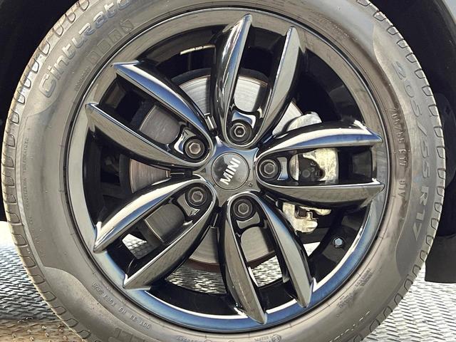 MINI クーパーSD クロスオーバー 後期モデル HIDヘッドライト HIDフロントフォグランプ オートライト バックカメラ Bluetooth接続 オートエアコン 純正17インチ5本ツインスポークAW キーレスエントリー 禁煙車(35枚目)