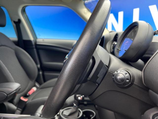 MINI クーパーSD クロスオーバー 後期モデル HIDヘッドライト HIDフロントフォグランプ オートライト バックカメラ Bluetooth接続 オートエアコン 純正17インチ5本ツインスポークAW キーレスエントリー 禁煙車(47枚目)