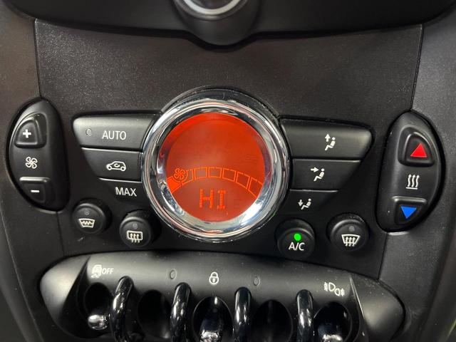 MINI クーパーSD クロスオーバー 後期モデル HIDヘッドライト HIDフロントフォグランプ オートライト バックカメラ Bluetooth接続 オートエアコン 純正17インチ5本ツインスポークAW キーレスエントリー 禁煙車(49枚目)